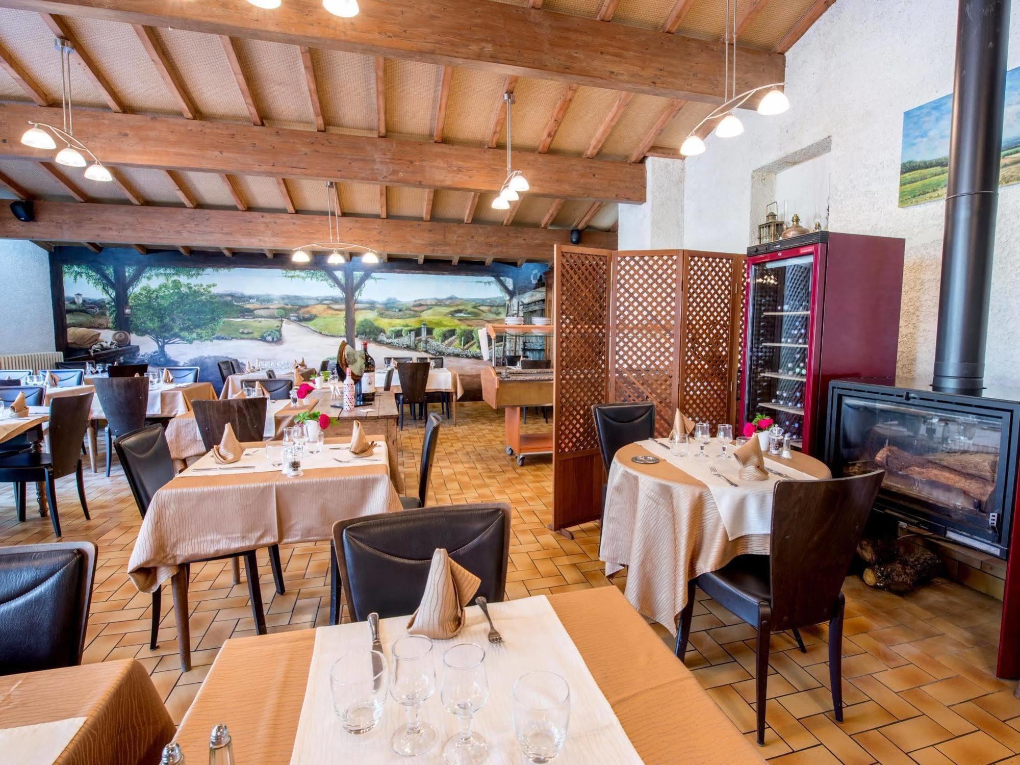 Logis Hotels - Hotel Et Restaurant Les Voyageurs Tournon-d'Agenais Ngoại thất bức ảnh