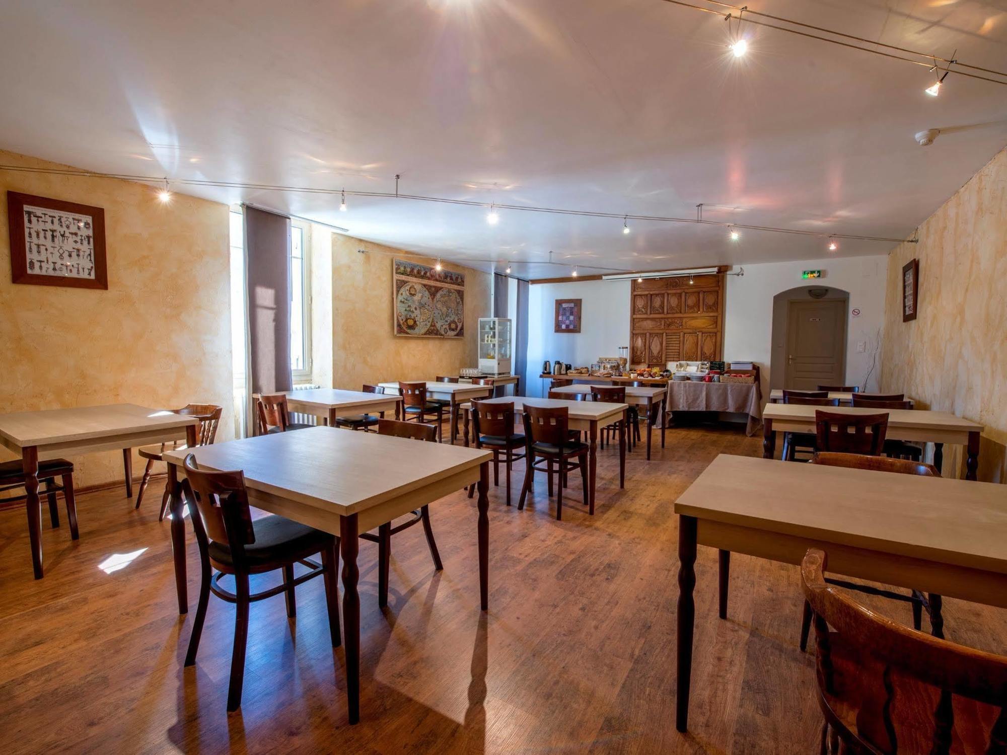 Logis Hotels - Hotel Et Restaurant Les Voyageurs Tournon-d'Agenais Ngoại thất bức ảnh