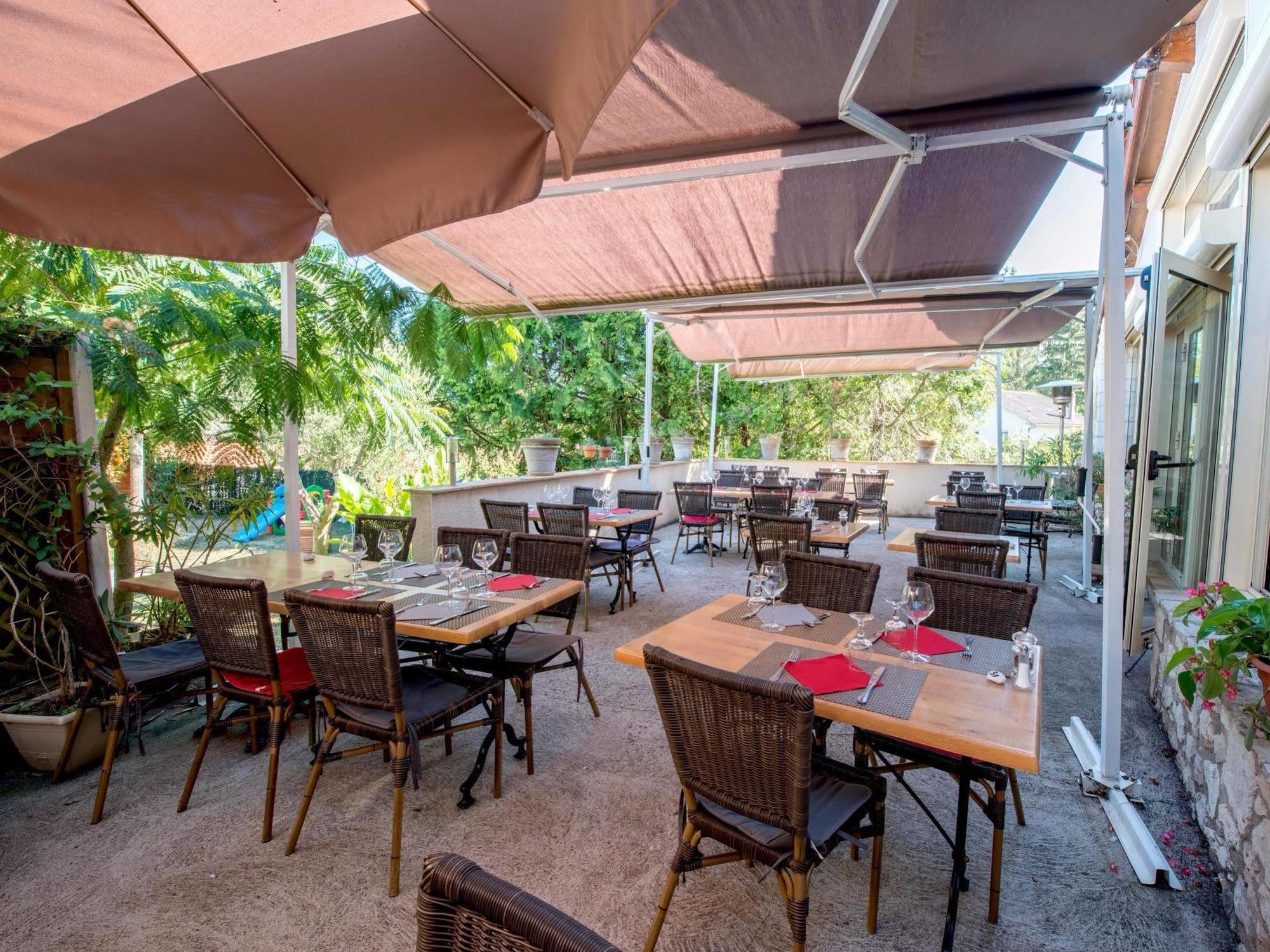 Logis Hotels - Hotel Et Restaurant Les Voyageurs Tournon-d'Agenais Ngoại thất bức ảnh