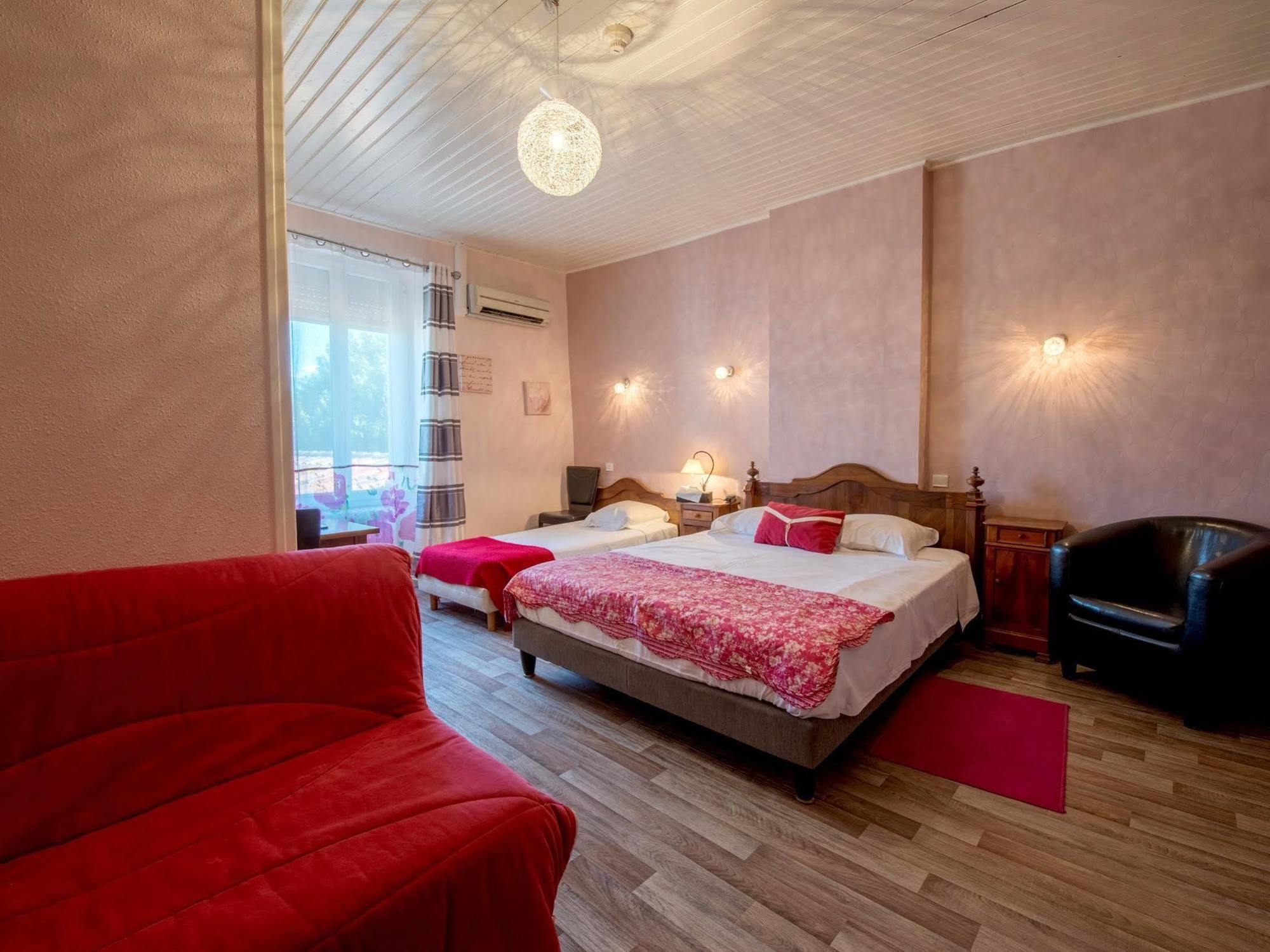 Logis Hotels - Hotel Et Restaurant Les Voyageurs Tournon-d'Agenais Ngoại thất bức ảnh