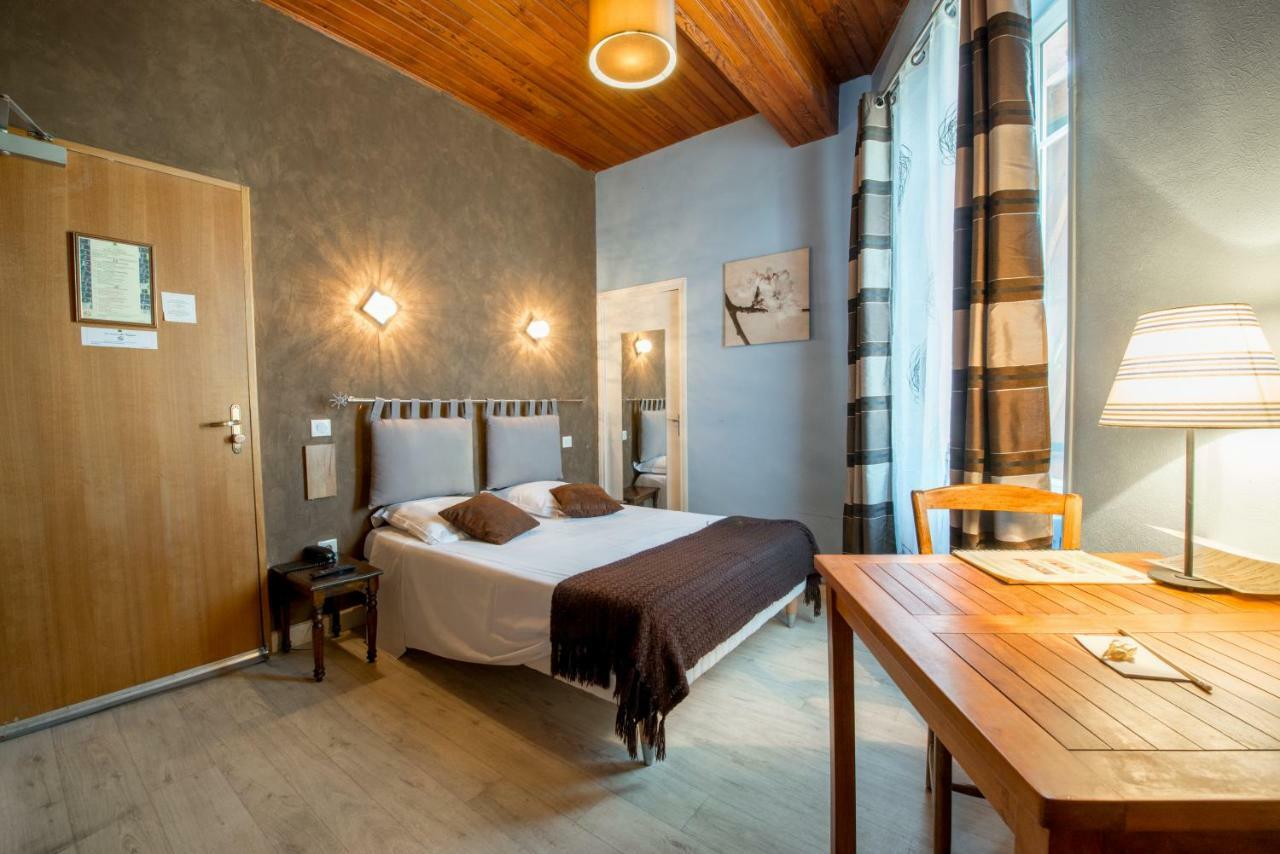Logis Hotels - Hotel Et Restaurant Les Voyageurs Tournon-d'Agenais Ngoại thất bức ảnh