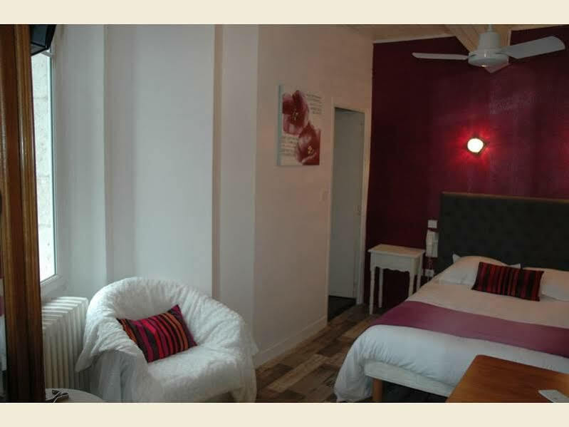 Logis Hotels - Hotel Et Restaurant Les Voyageurs Tournon-d'Agenais Ngoại thất bức ảnh