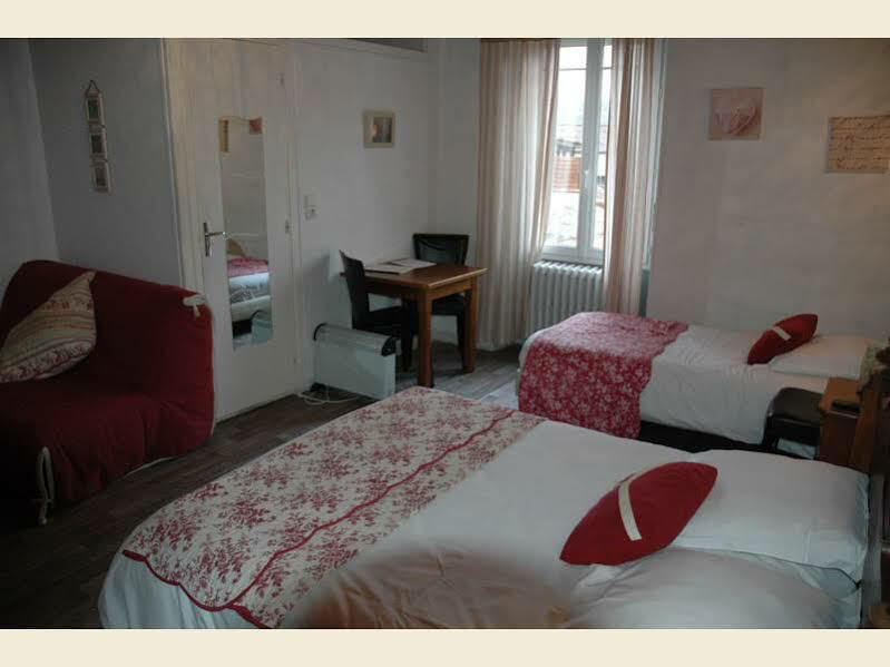 Logis Hotels - Hotel Et Restaurant Les Voyageurs Tournon-d'Agenais Ngoại thất bức ảnh